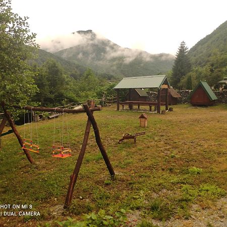 Private Accommodation Kalezic Мойковац Стая снимка
