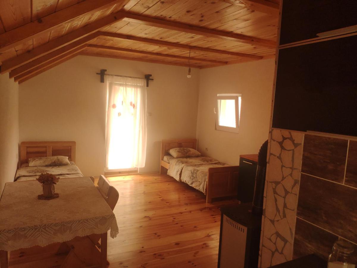 Private Accommodation Kalezic Мойковац Екстериор снимка