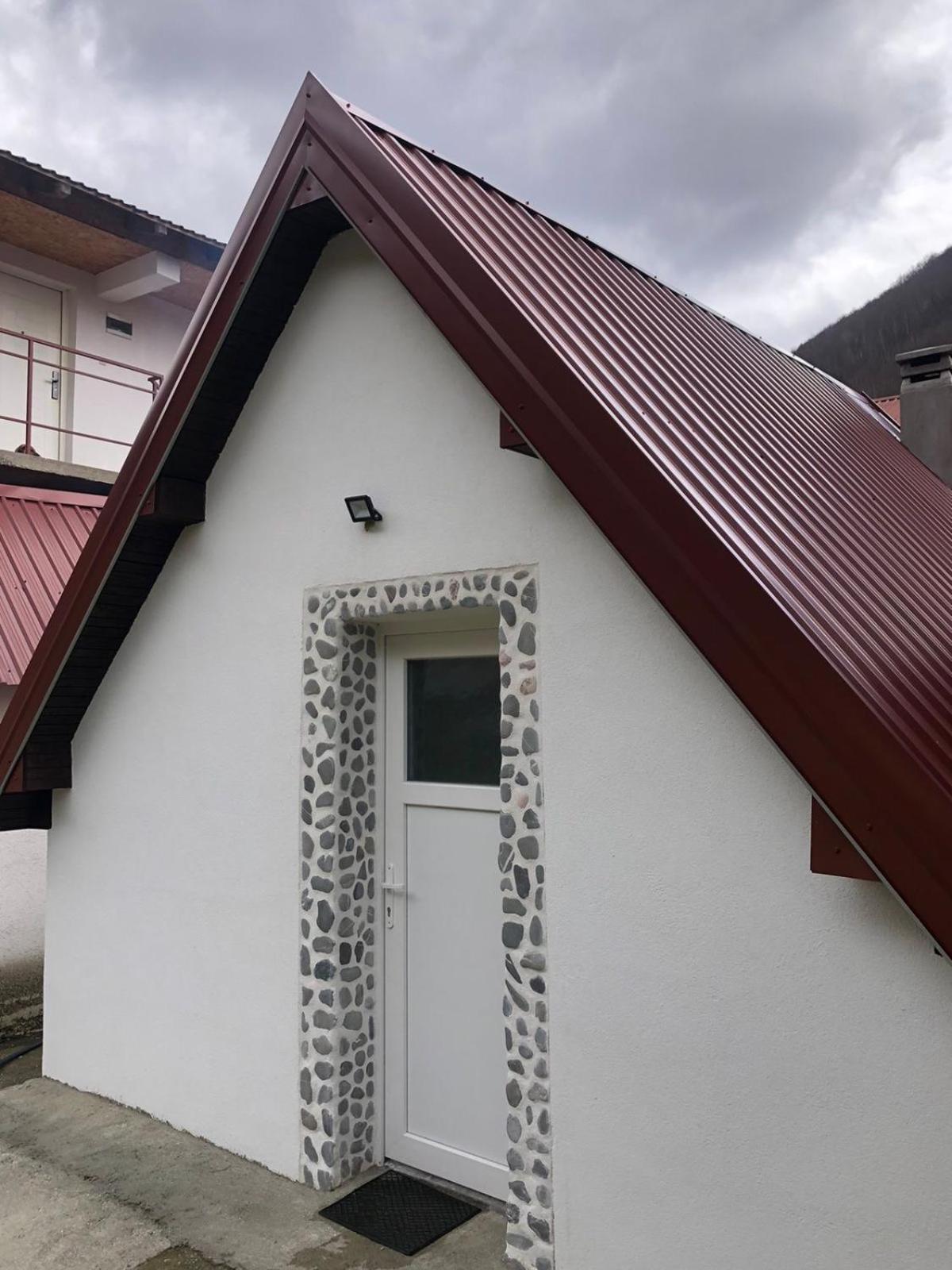 Private Accommodation Kalezic Мойковац Екстериор снимка