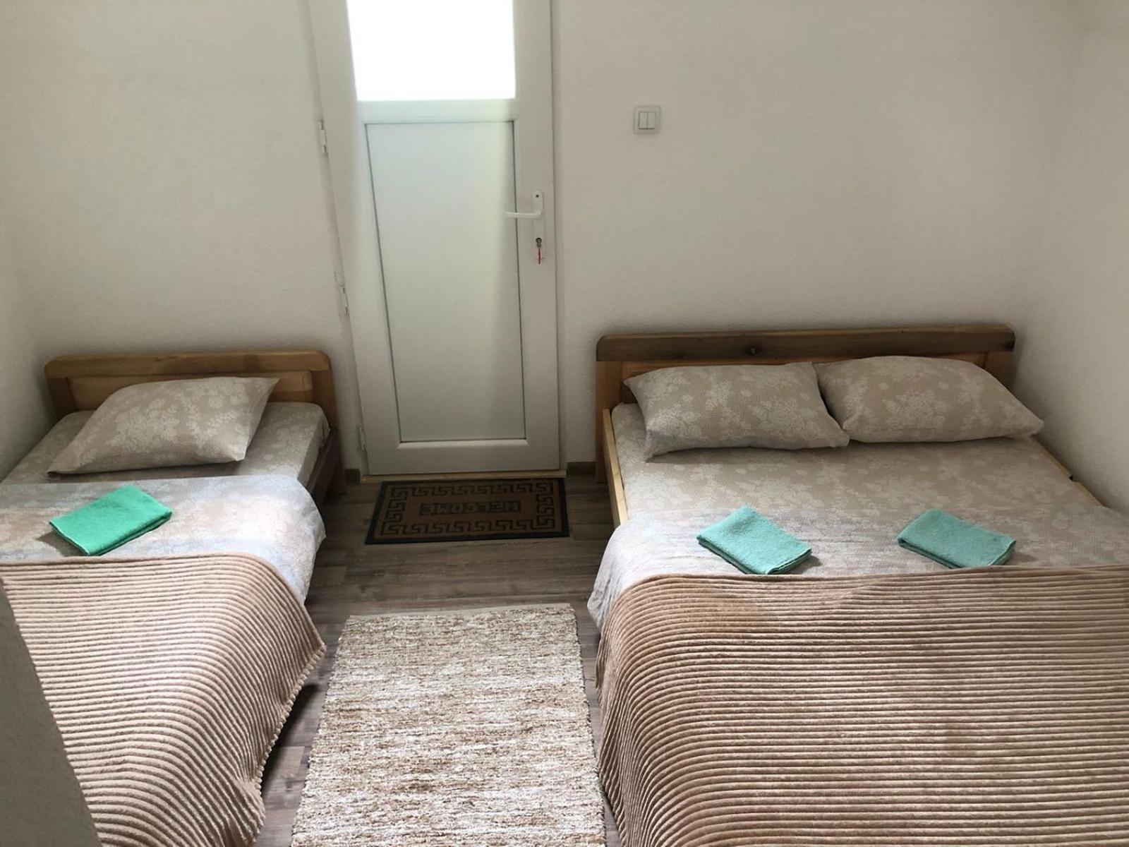 Private Accommodation Kalezic Мойковац Екстериор снимка