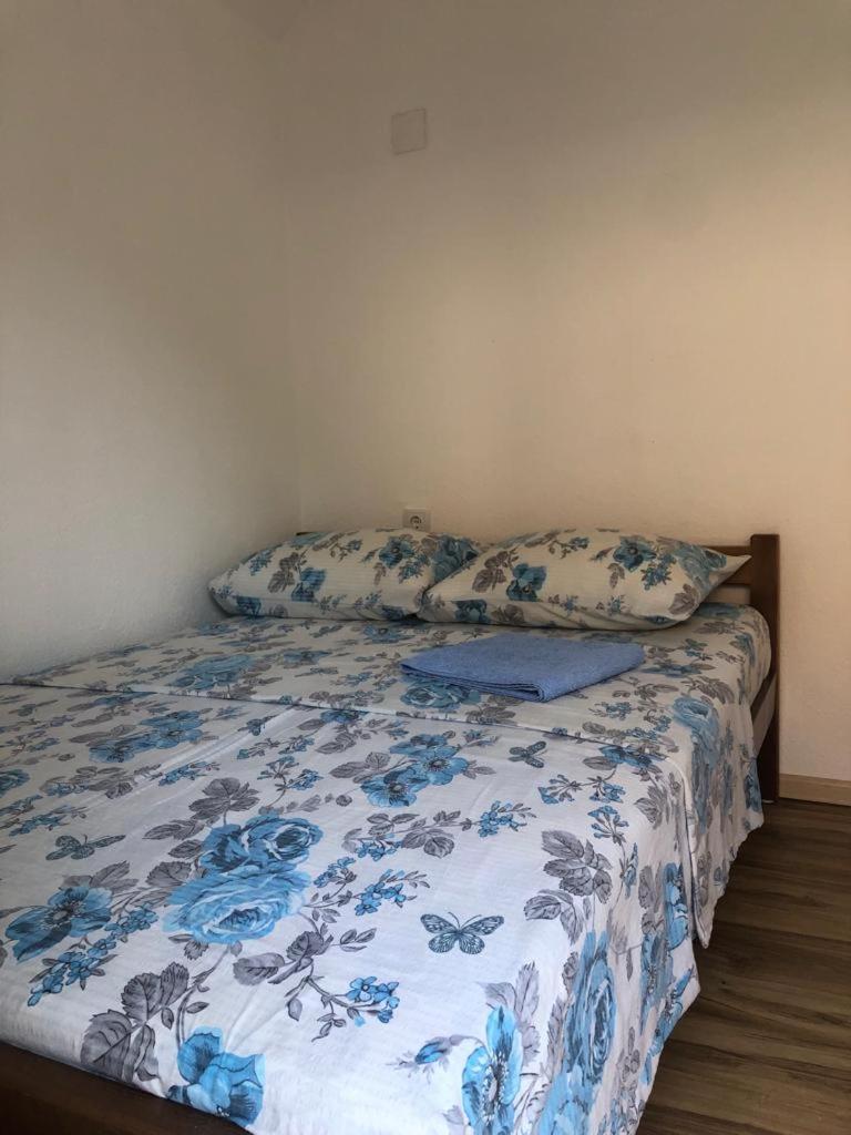 Private Accommodation Kalezic Мойковац Екстериор снимка